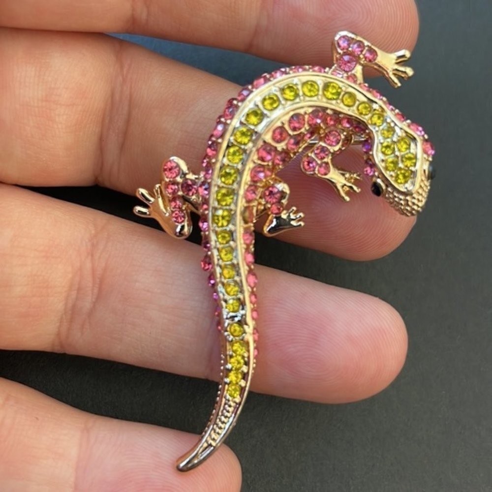 Saks Fifth Avenue Pink Yellow Crystal Lizard Brooch Gold Tone Pin
